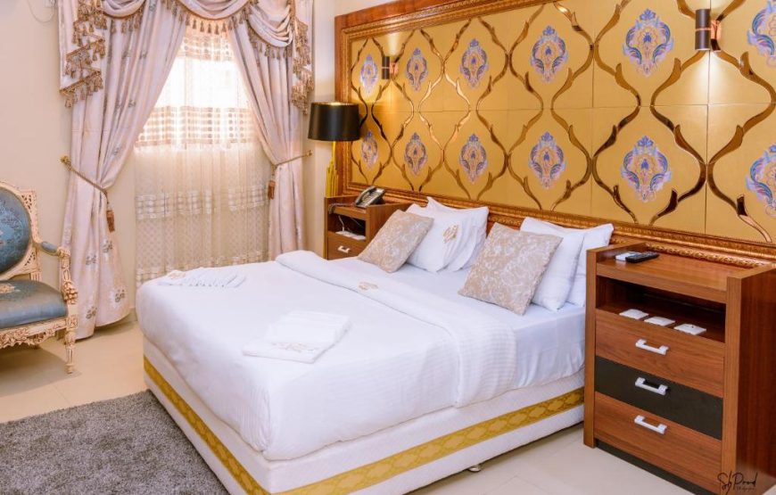 deluxe king room